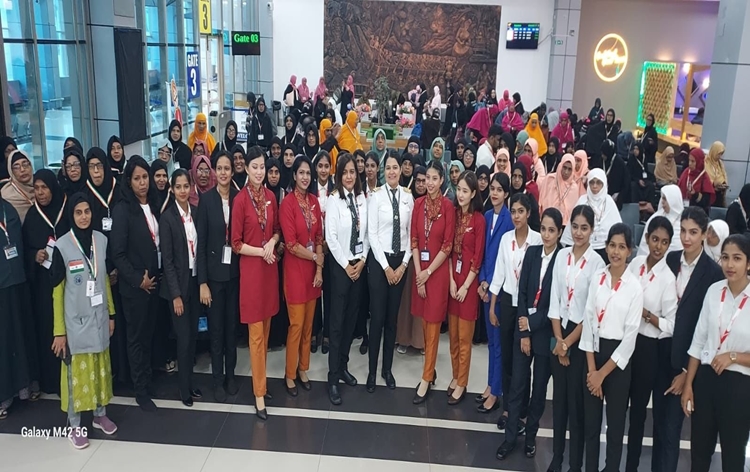 कोझिकोड:भारत की पहली महिला हज उड़ान ने कोझिकोड से सऊदी अरब के जेद्दाह के लिए सफलतापूर्वक उड़ान भरी
