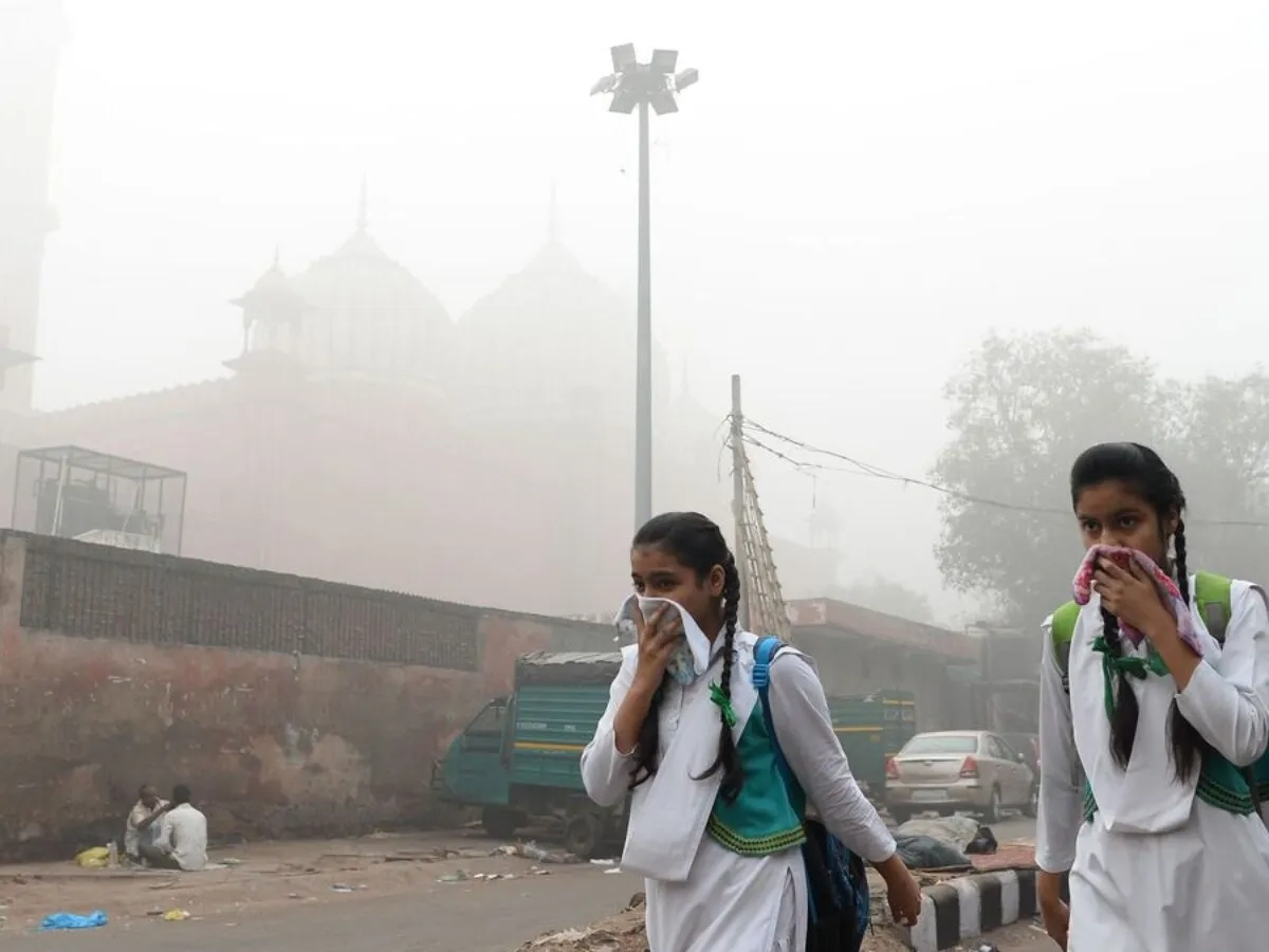 नई दिल्ली: दिल्ली की वायु गुणवत्ता ‘गंभीर’ श्रेणी में पहुंची